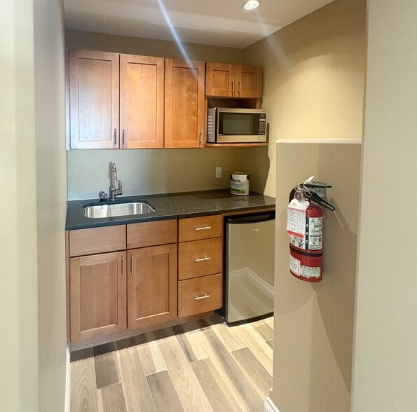 More Photos Of 3789 Quadra St, Victoria Office For Lease