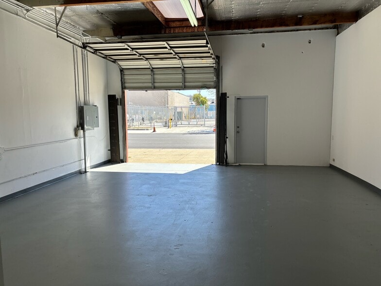 More Photos Of 1555 Yosemite Ave, San Francisco Warehouse For Sale