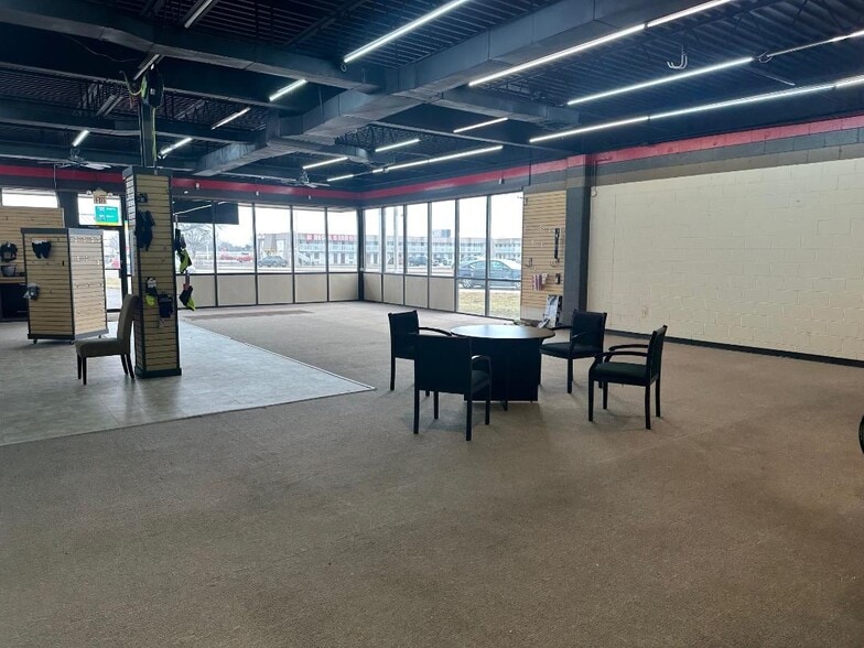 More Photos Of 1309 S High School Rd, Indianapolis Auto Repair For Sale