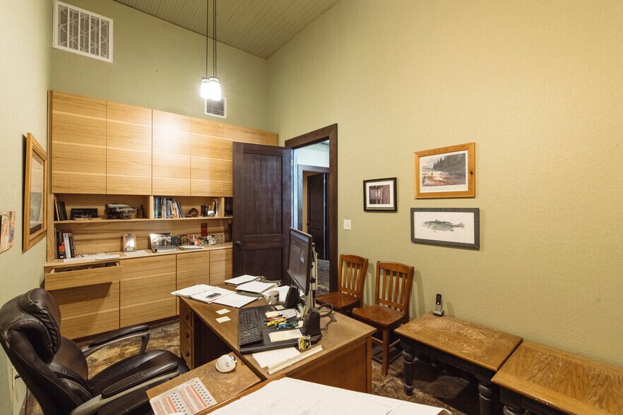 More Photos Of 75 Main St, Maxwell Warehouse For Sale