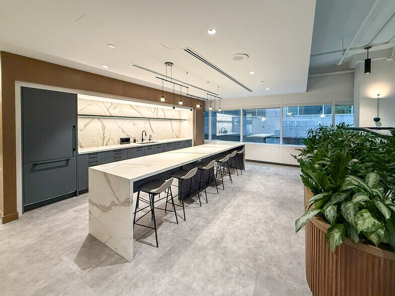 More Photos Of 510 Burrard St, Vancouver Office For Lease