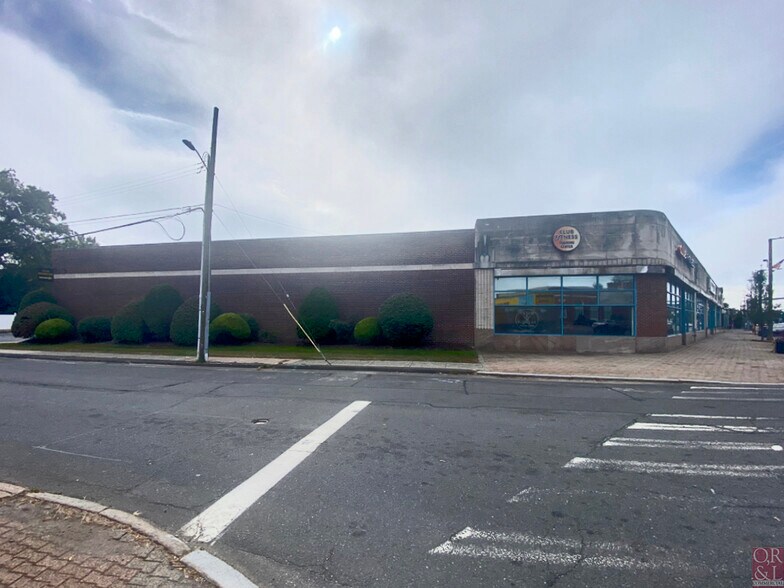More Photos Of 1042-1062 Main St, East Hartford General Retail For Lease