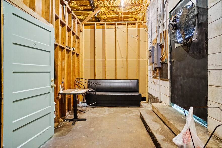 More Photos Of 20737 Central Ave, Blountstown Restaurant For Sale