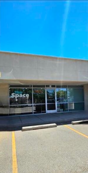 More Photos Of 136 Washington SE, Albuquerque Storefront Retail Office For Sale