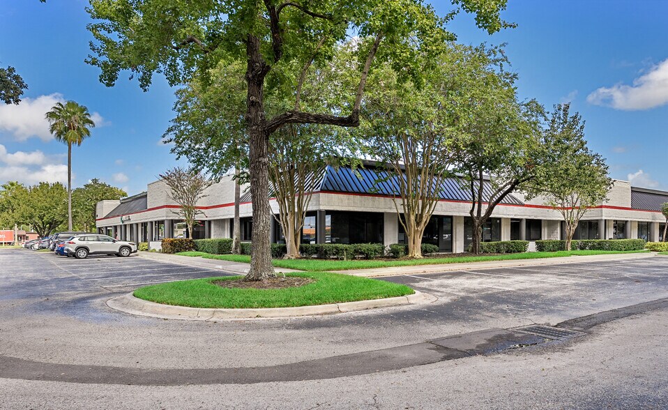 More Photos Of 8507 Benjamin Rd, Tampa Unknown For Lease