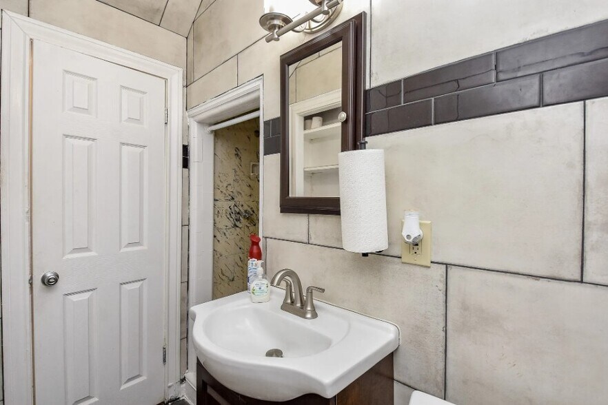 More Photos Of 4916 Old Spanish Trl, Houston Flex For Lease