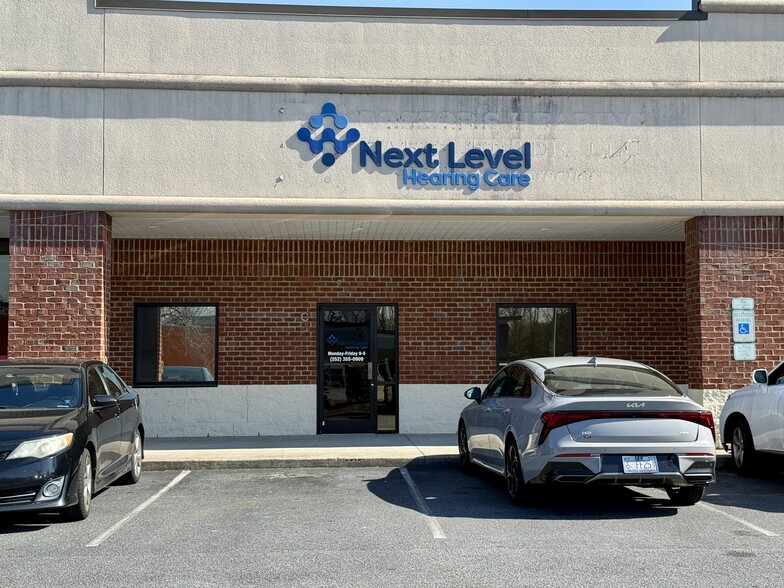 More Photos Of 2140 W Arlington Blvd, Greenville Medical For Lease