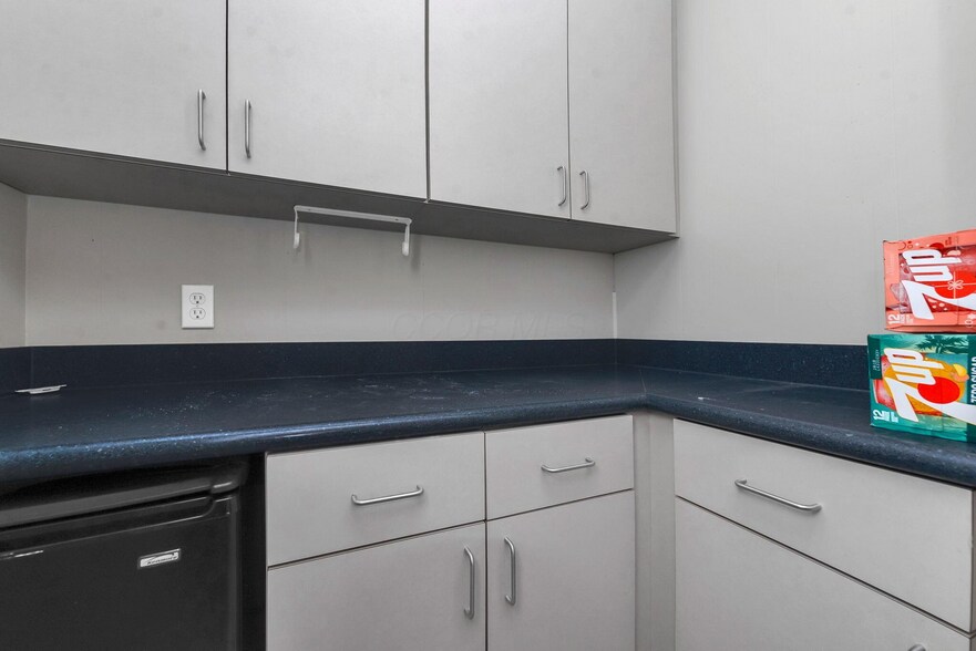 More Photos Of 444-454 E Center St, Marion Office For Sale