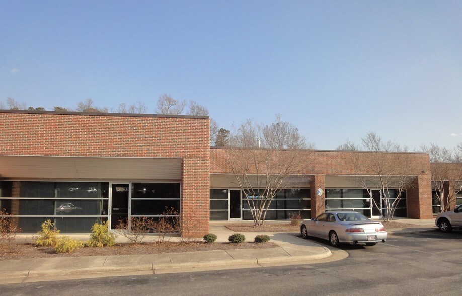 More Photos Of 621 Hutton St, Raleigh Research And Development For Lease