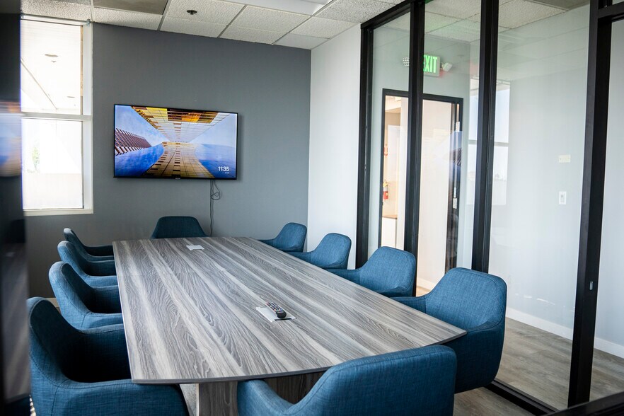 More Photos Of 1300 Eastman Ave, Ventura Loft Creative Space For Sale