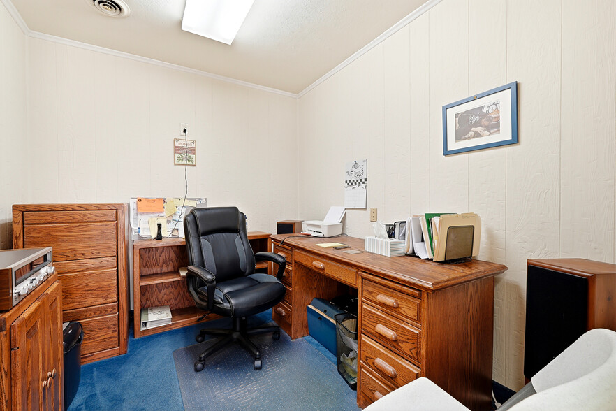 More Photos Of 4910 Maccorkle Ave SW, Charleston Medical For Sale