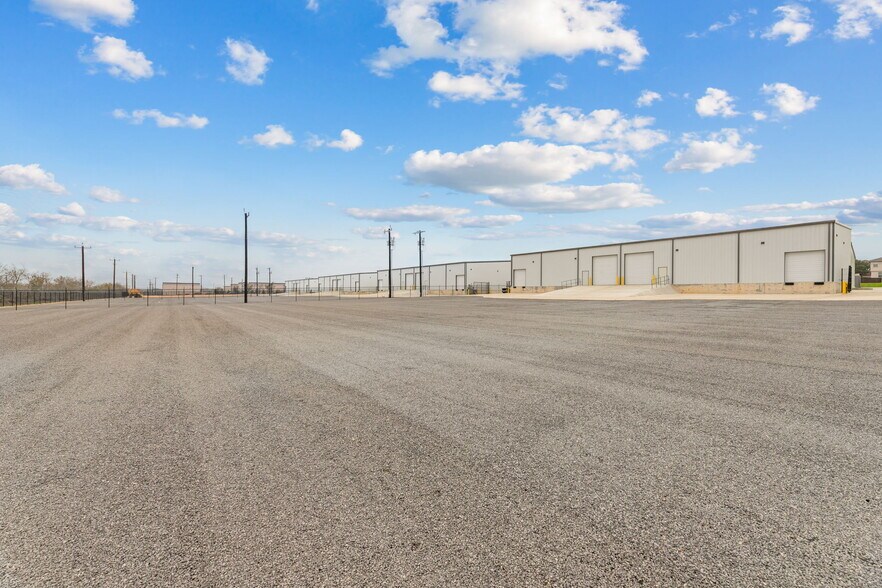 More Photos Of 10042 FM 1976, Universal City Unknown For Lease