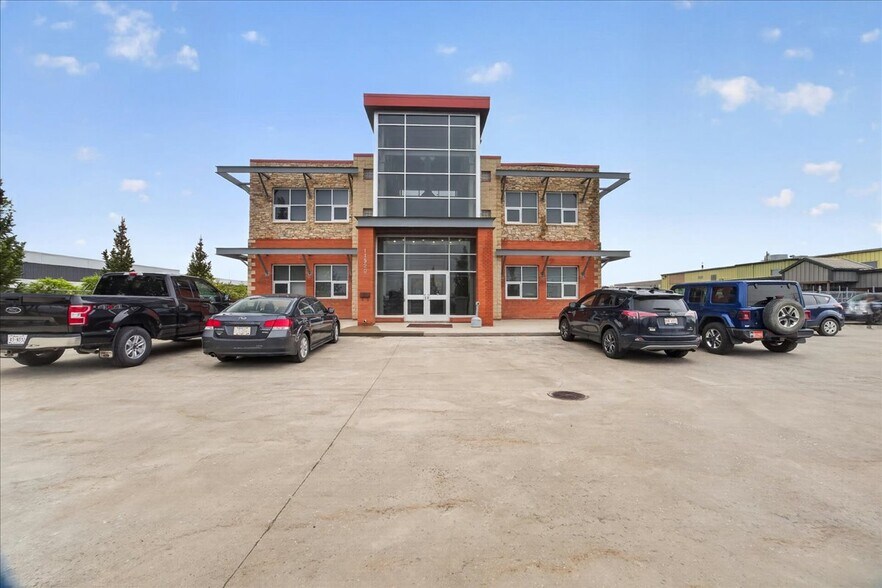 More Photos Of , Edmonton Unknown For Sale