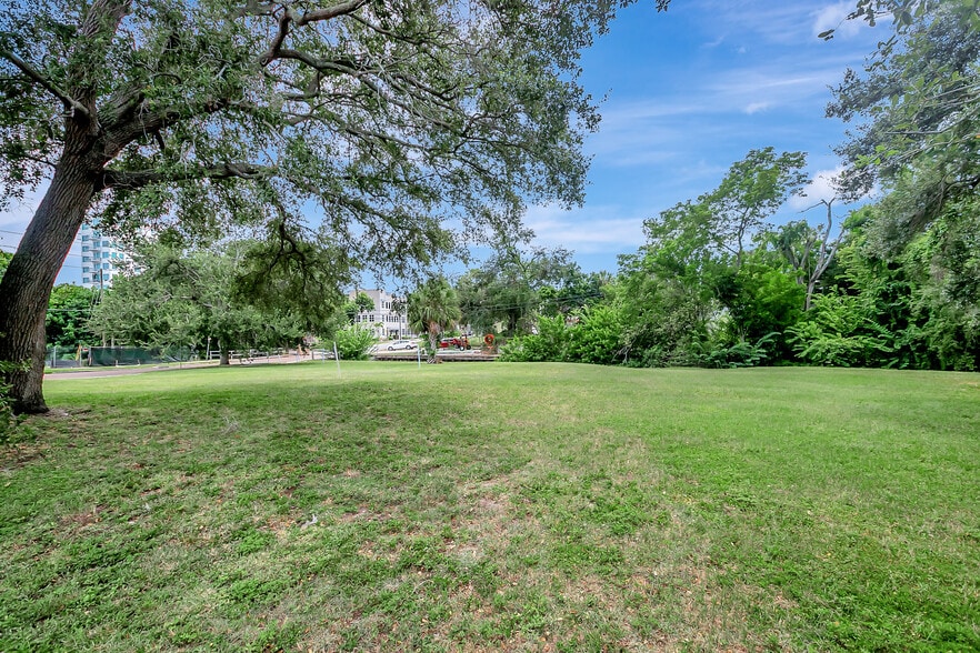 More Photos Of Burlington Ave & 17th St N @ 17th St, Saint Petersburg Land For Lease