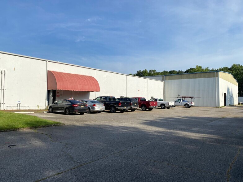 More Photos Of 1867 S Veterans Memorial Blvd, Tupelo Manufacturing For Lease
