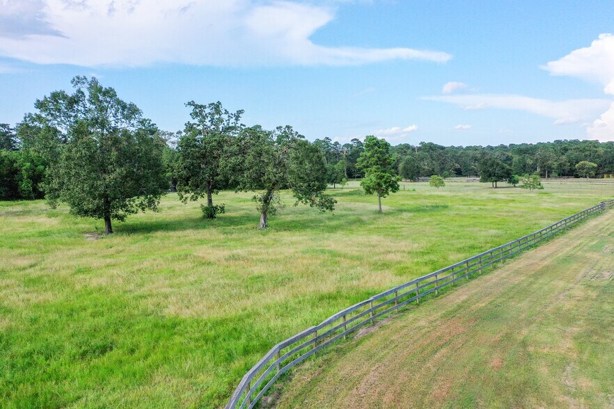 More Photos Of 19323 Belleau Wood Dr, Humble Flex For Sale