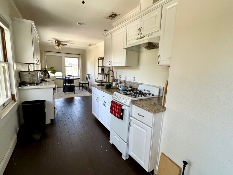 More Photos Of 807 N Van Ness Ave, Fresno Office Residential For Sale