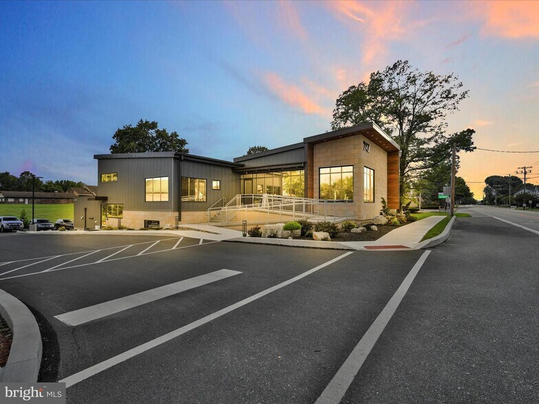 More Photos Of 742 E Main St, Annville Medical For Lease