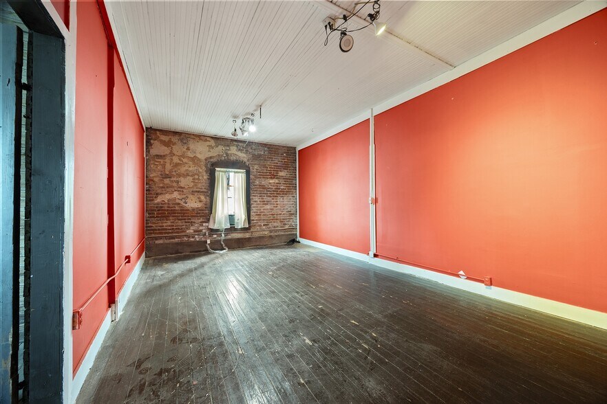 More Photos Of 261-263 Peters St, Atlanta Storefront Retail Office For Sale