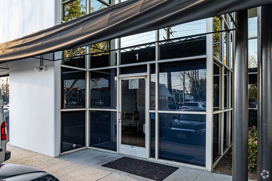 More Photos Of 11947 Florence Ave, Santa Fe Springs Manufacturing For Lease