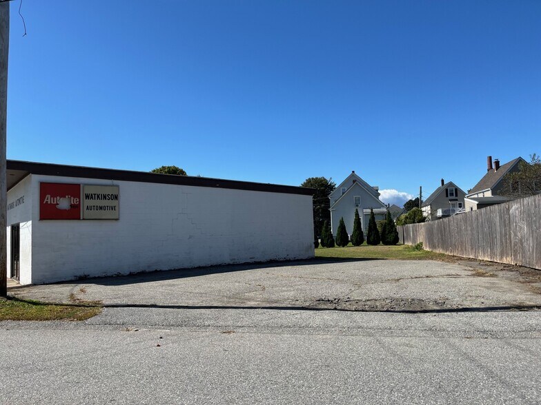 More Photos Of 255 State St, Bristol Auto Repair For Sale