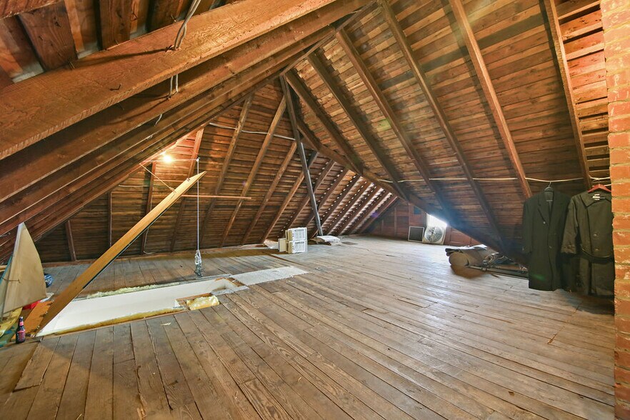 More Photos Of 18 Elm St, Rocky Hill Office Residential For Sale