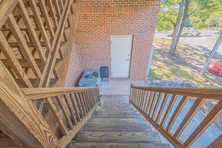 More Photos Of 19 Glenn Carrie Rd, Hull Office Residential For Sale