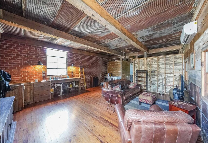 More Photos Of 250 Cleveland St, Locust Grove Industrial For Sale