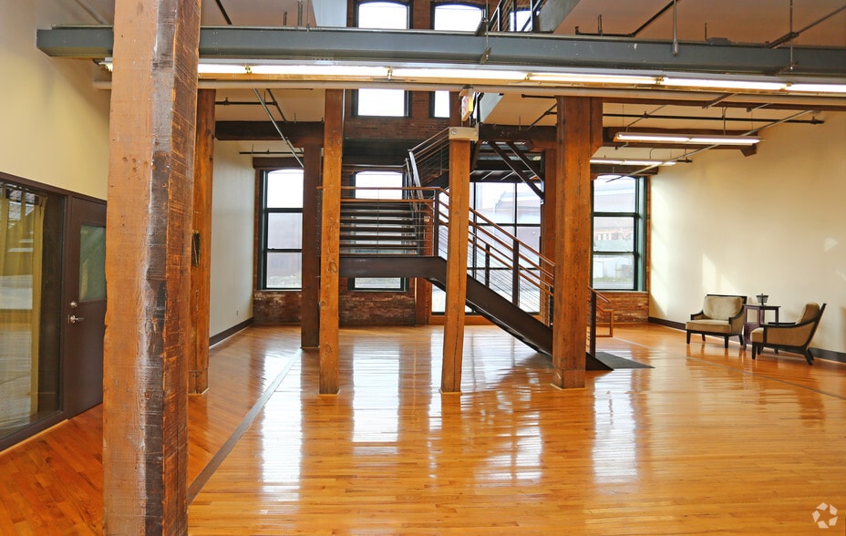 More Photos Of 55 Railroad St, Rochester Apartments For Lease