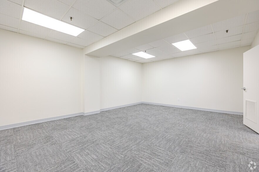 More Photos Of 3350 Hamilton Blvd SW, Hapeville Manufacturing For Sale