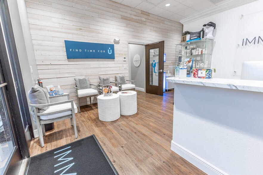 More Photos Of 809 County Road 466, Lady Lake Office For Sale