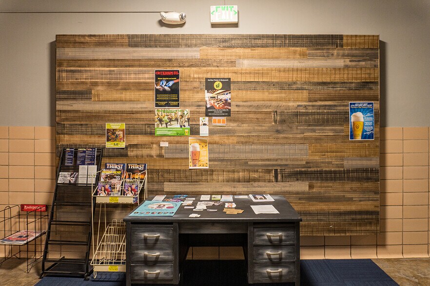 More Photos Of 2727 N Cascade Ave, Colorado Springs General Retail For Lease