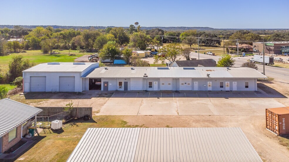 More Photos Of 1346 N Jefferson St, La Grange Warehouse For Sale