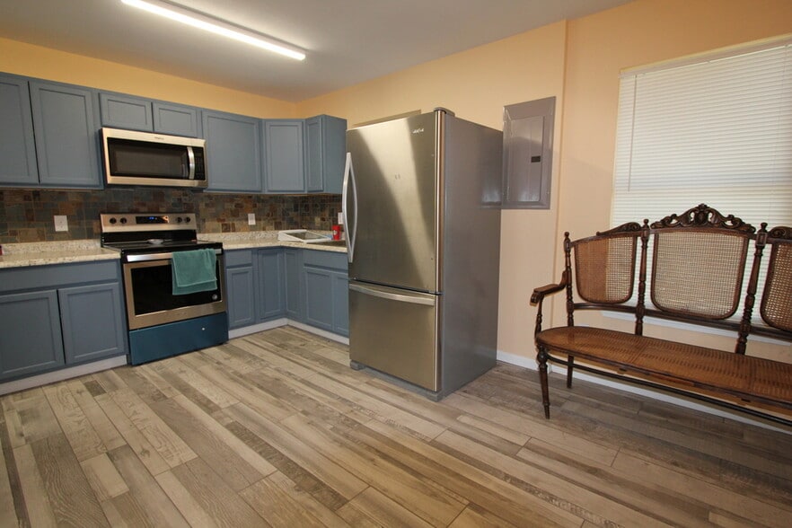 More Photos Of 3434 FM 2673, Canyon Lake Freestanding For Sale