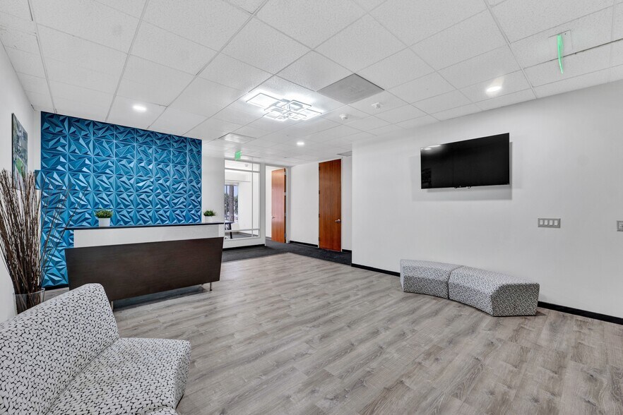 More Photos Of 221 S Figueroa St, Los Angeles Loft Creative Space For Lease