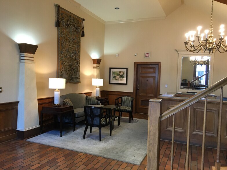 More Photos Of 829 Baronne St, New Orleans Office For Sale