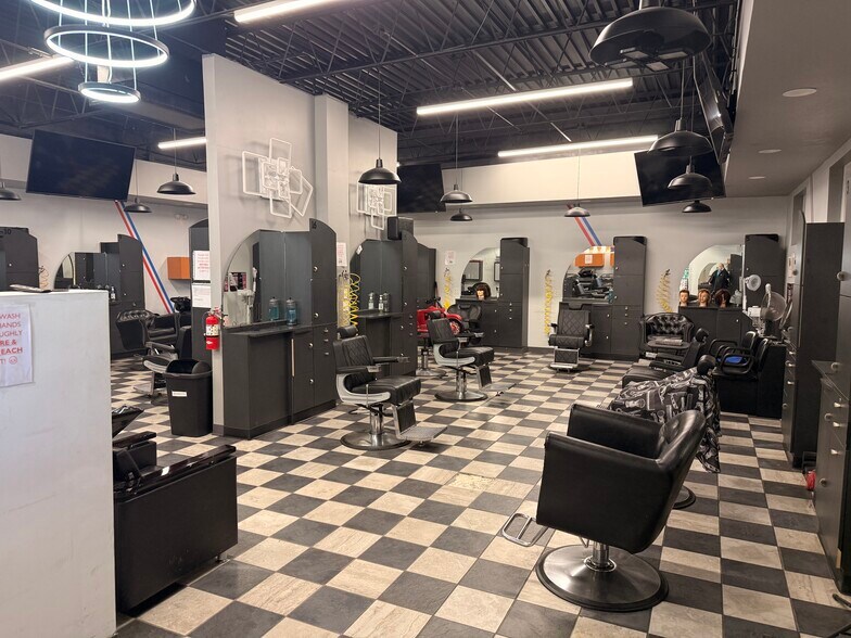 More Photos Of 6007 SW 9th St, Des Moines General Retail For Sale