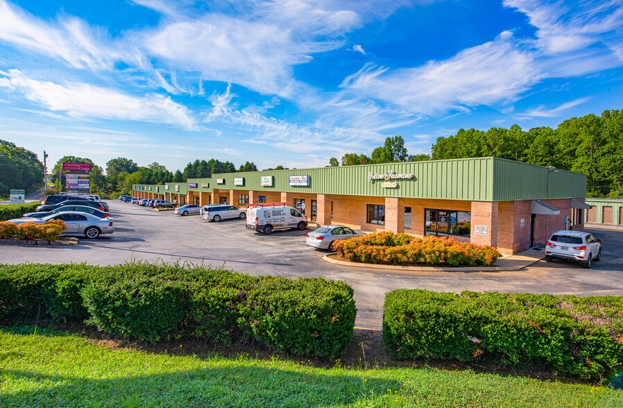 More Photos Of 838 Powdersville Rd, Easley General Retail For Lease