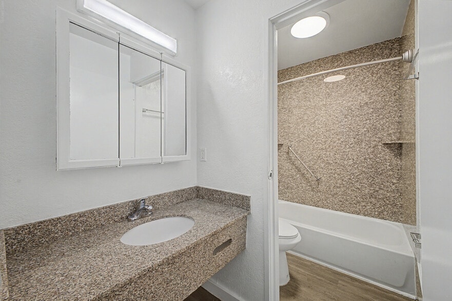 More Photos Of 1711 W Bell Rd, Phoenix Apartments For Sale