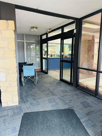 More Photos Of 2020 Central Ave, Dodge City Medical For Sale