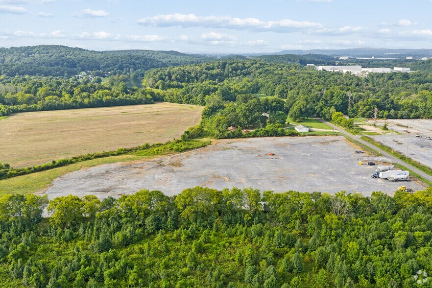 More Photos Of 390 Johnson Lake Rd, Adairsville Land For Lease