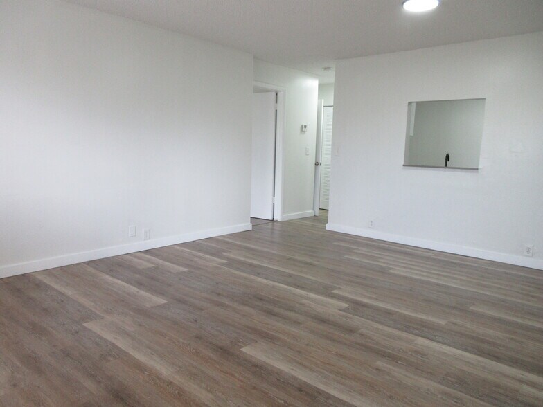 More Photos Of 4280 Woodside Dr, Coral Springs Apartments For Sale