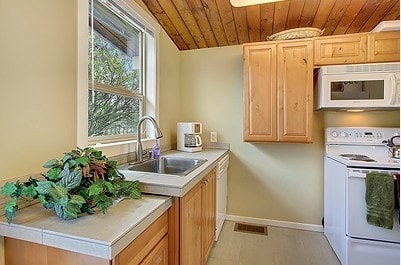 More Photos Of 317 4th St, Kirkland Office For Lease