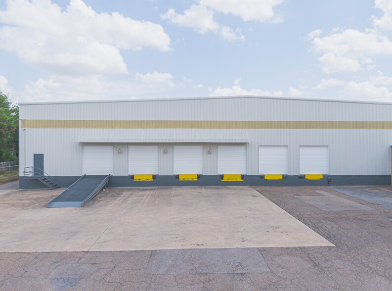 More Photos Of 715 W Pike St, Weslaco Warehouse For Sale