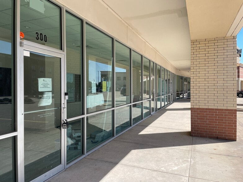 More Photos Of 7601 W Sam Houston S, Houston Storefront For Sale