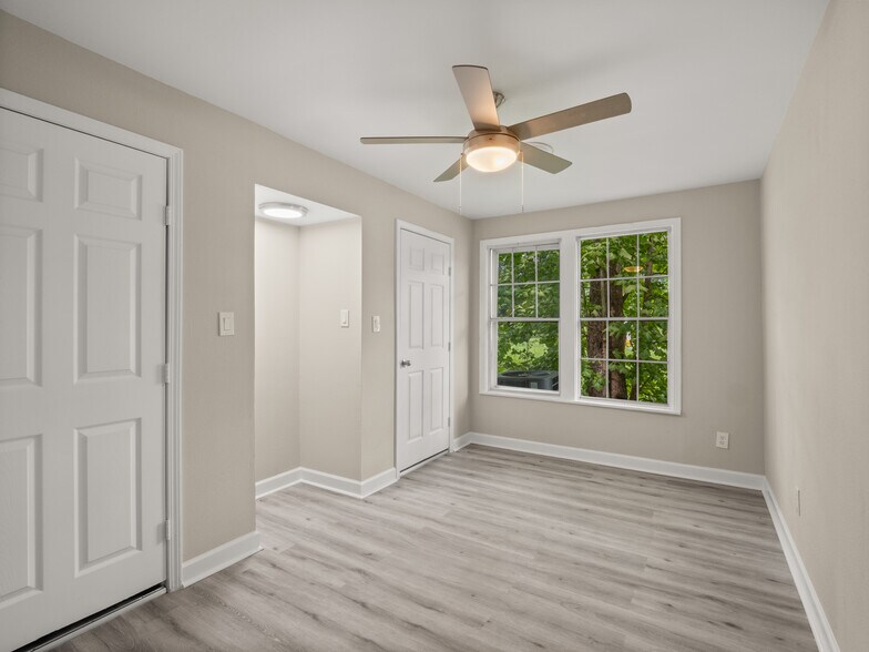 More Photos Of 101 W Center St, DeQuincy Office For Lease