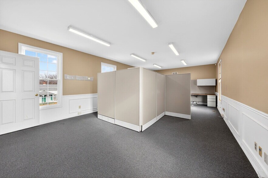 More Photos Of 114-116 E Orleans St, Pacific Office For Sale