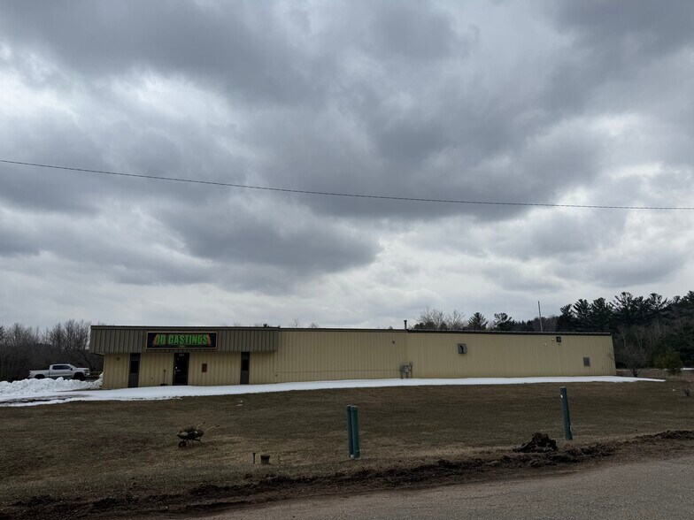 Primary Photo Of 623 Circle Dr, Iron Mountain Industrial For Sale