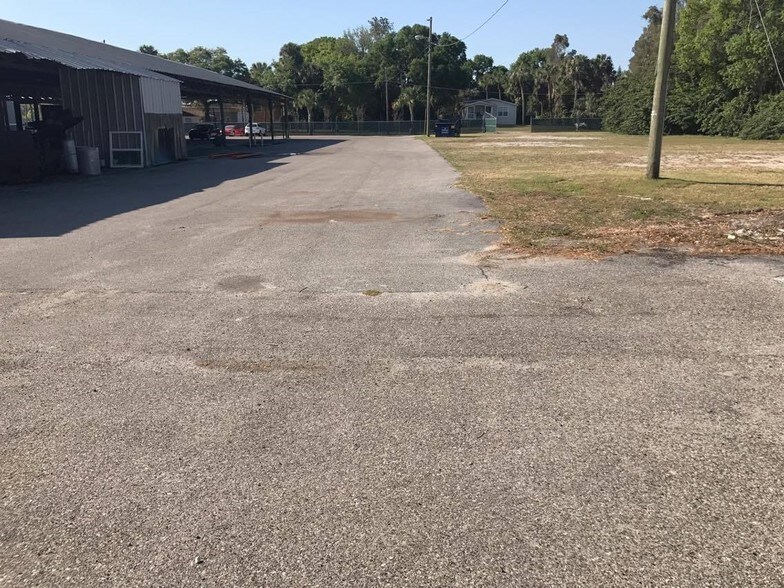 More Photos Of 10905 S US Highway 41, Gibsonton Warehouse For Lease