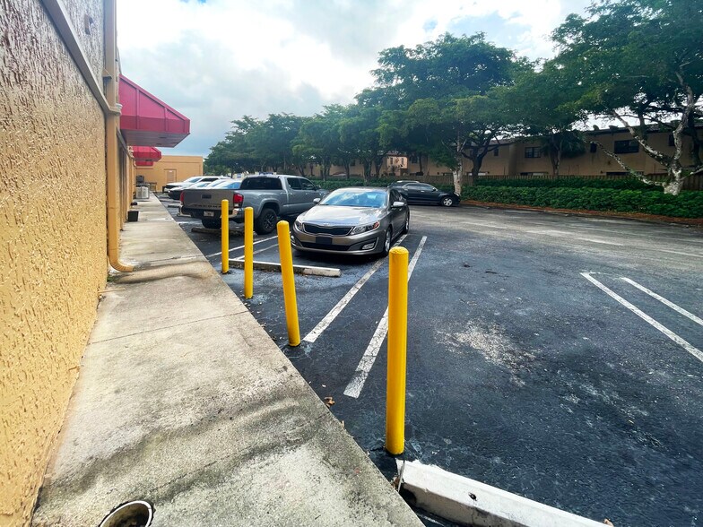 More Photos Of 10250-10352 W Sample Rd, Coral Springs Storefront Retail Office For Sale